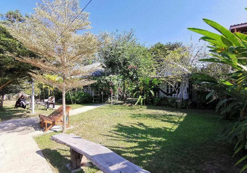 هتل Canary Guesthouse