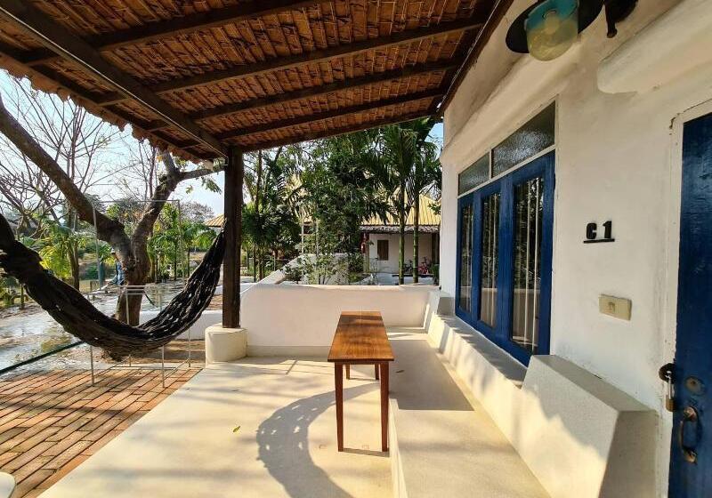 هتل Canary Guesthouse