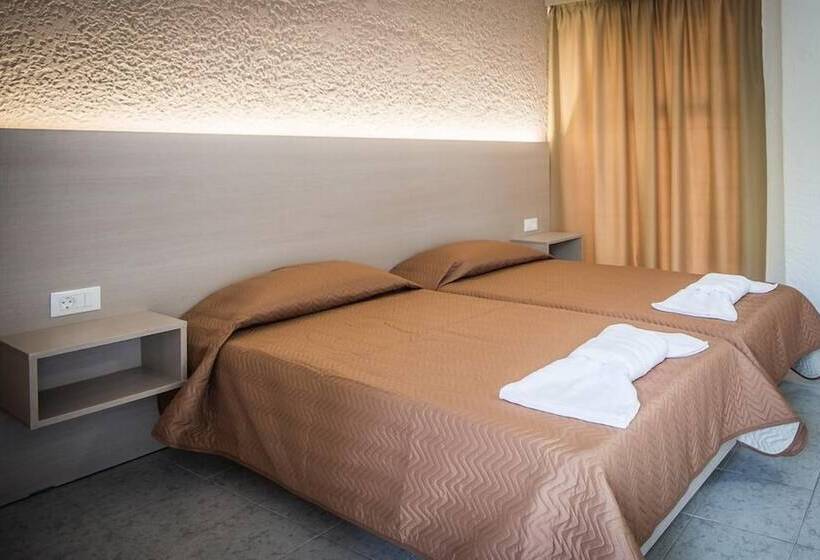 בית מלון כפרי Essential Summer   Adults Only