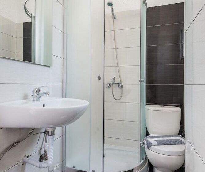 בית מלון כפרי Essential Summer   Adults Only