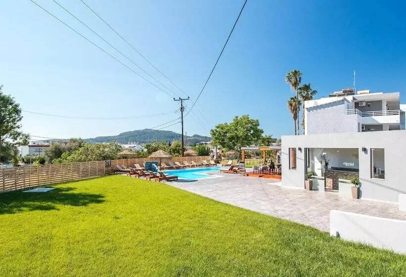 בית מלון כפרי Essential Summer Adults Only