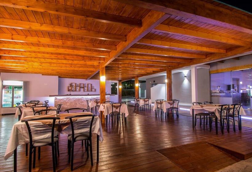 בית מלון כפרי Essential Summer   Adults Only