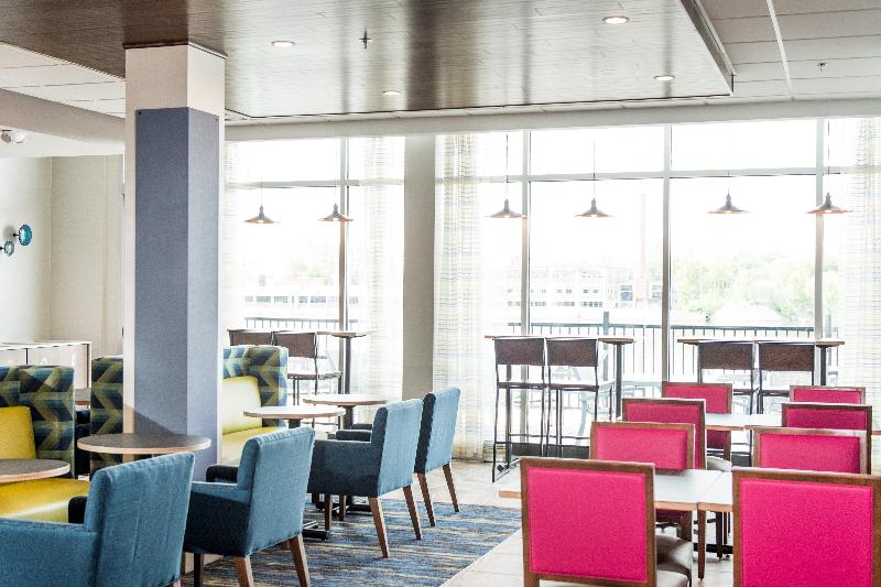 호텔 Holiday Inn Express & Suites Rock Falls, An Ihg