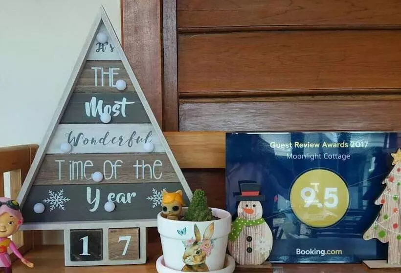 Hotelli Moonlight Cottage Phuket