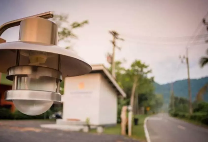 Hotelli Moonlight Cottage Phuket