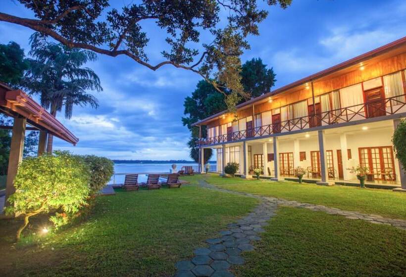 בית מלון כפרי Oak Ray Lake Resort