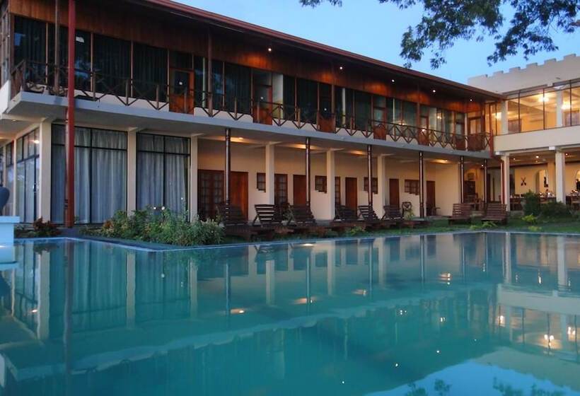 בית מלון כפרי Oak Ray Lake Resort