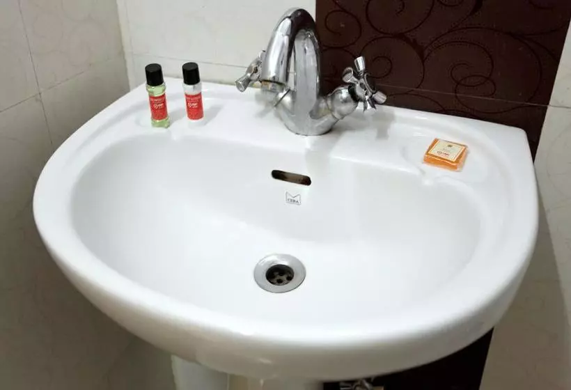 酒店 Oyo Rooms Hasanpura Flyover