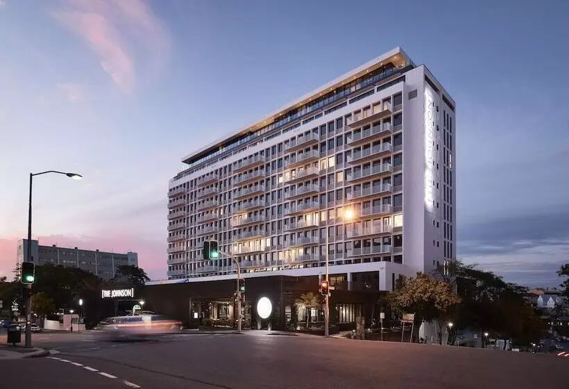 هتل The Johnson Brisbane Art Series