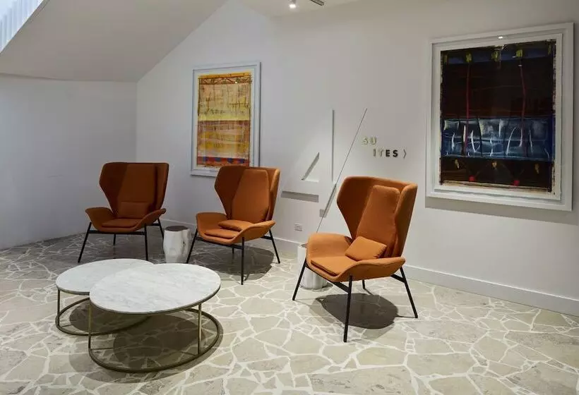 هتل The Johnson Brisbane Art Series