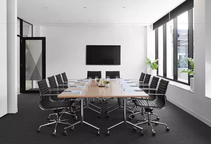 هتل The Johnson Brisbane Art Series