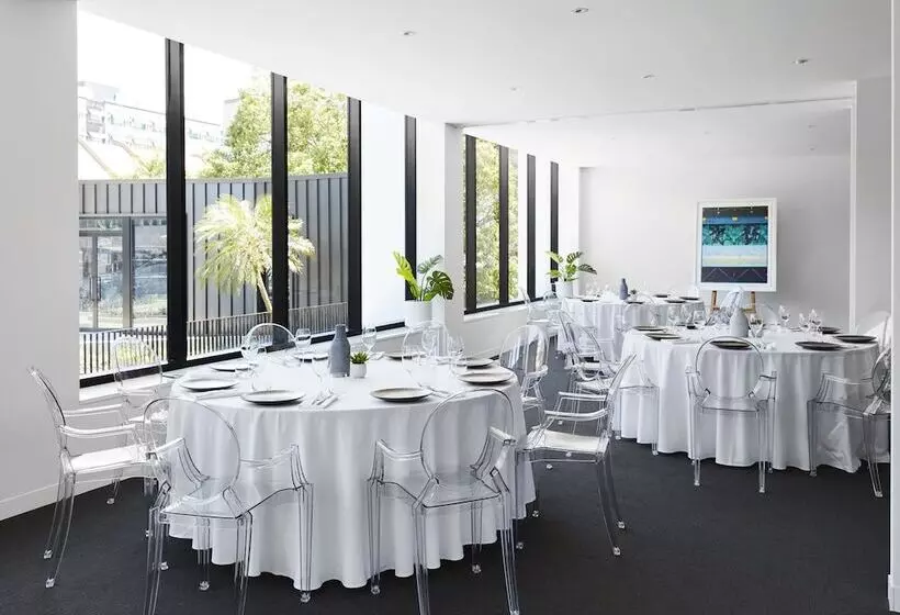 هتل The Johnson Brisbane Art Series