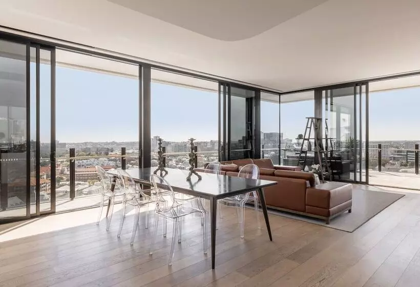 هتل The Johnson Brisbane Art Series