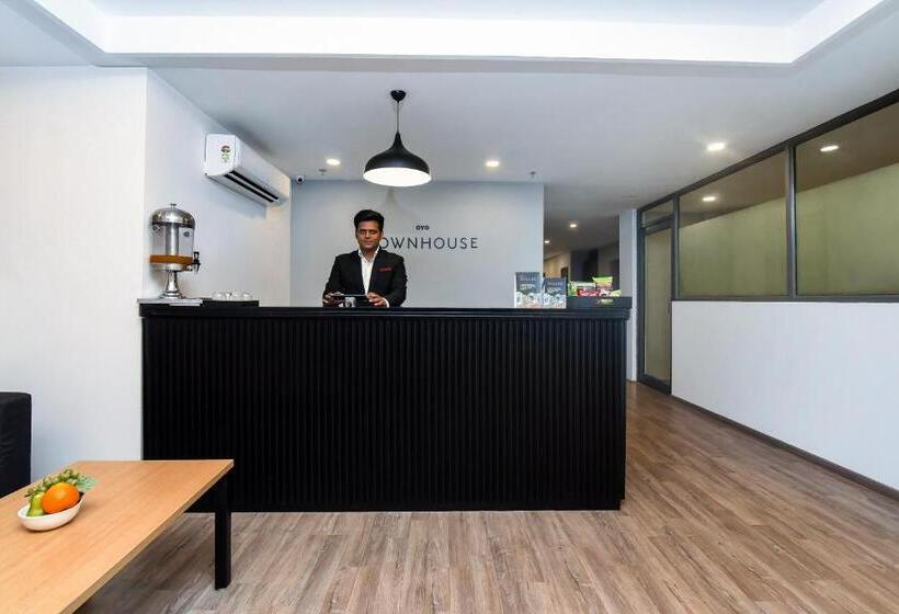 酒店 Townhouse C Scheme Ahinsa Circle