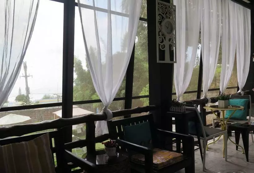 Mountain Breeze Hostel Tagaytay Center
