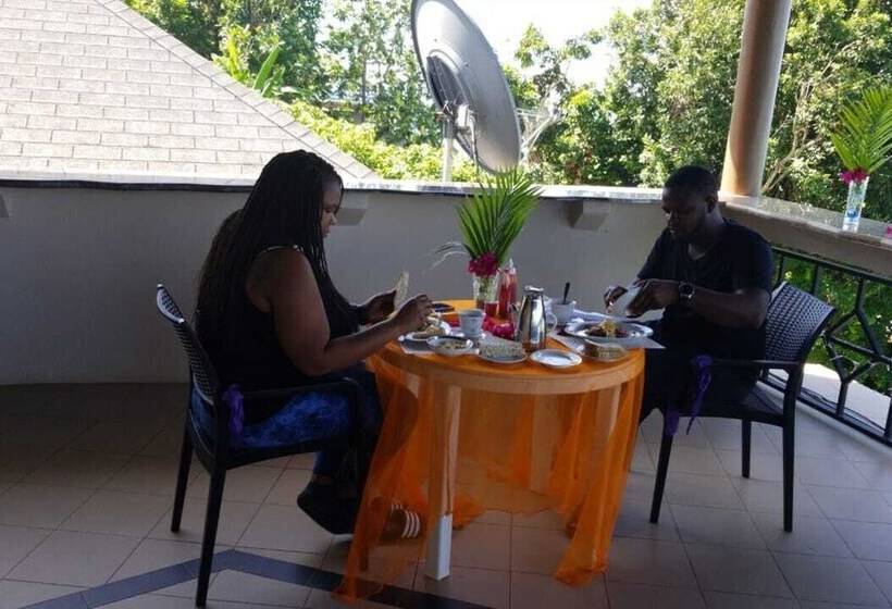 Boutique B & B At Stonevillage