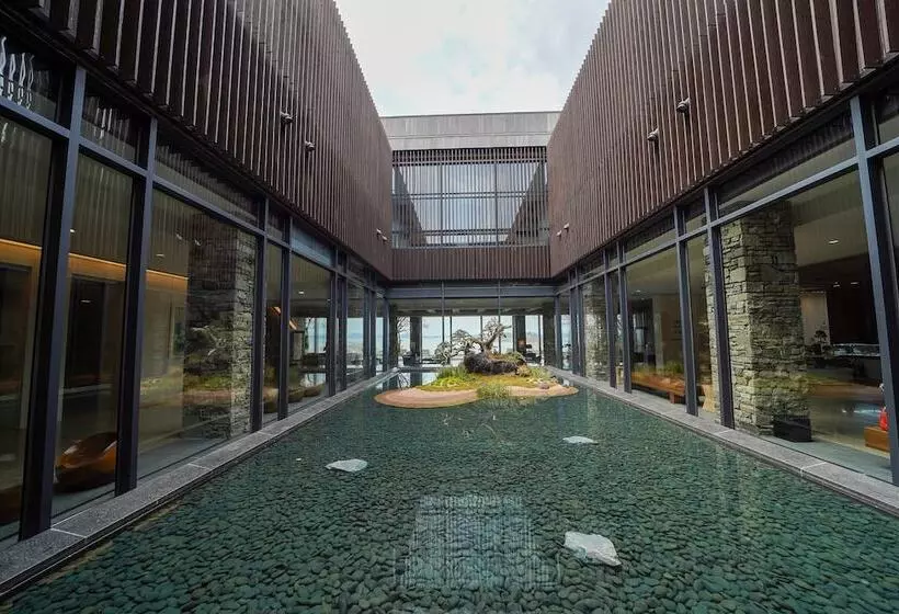 Hotelli Pine Beach Golf