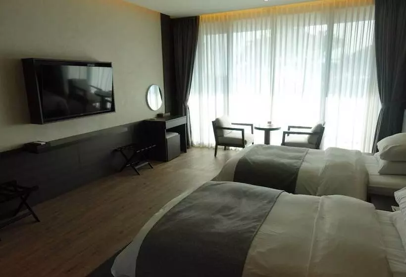 Hotelli Pine Beach Golf