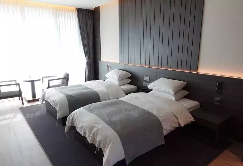 Hotelli Pine Beach Golf