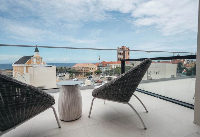 Elements Hotel & Shops