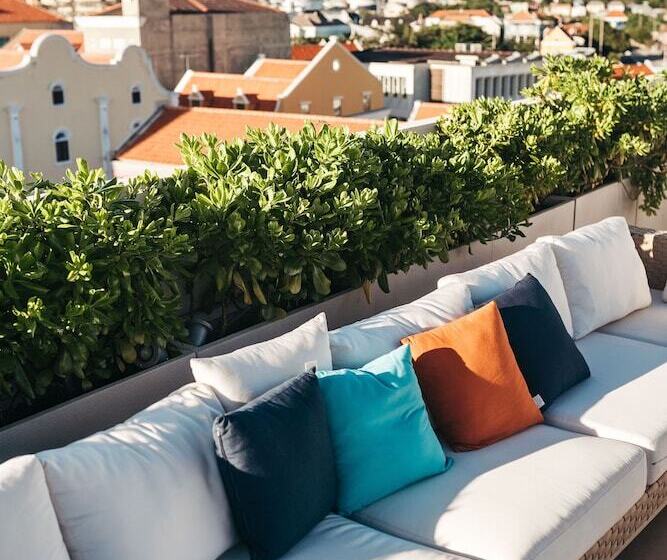 Elements Hotel & Shops