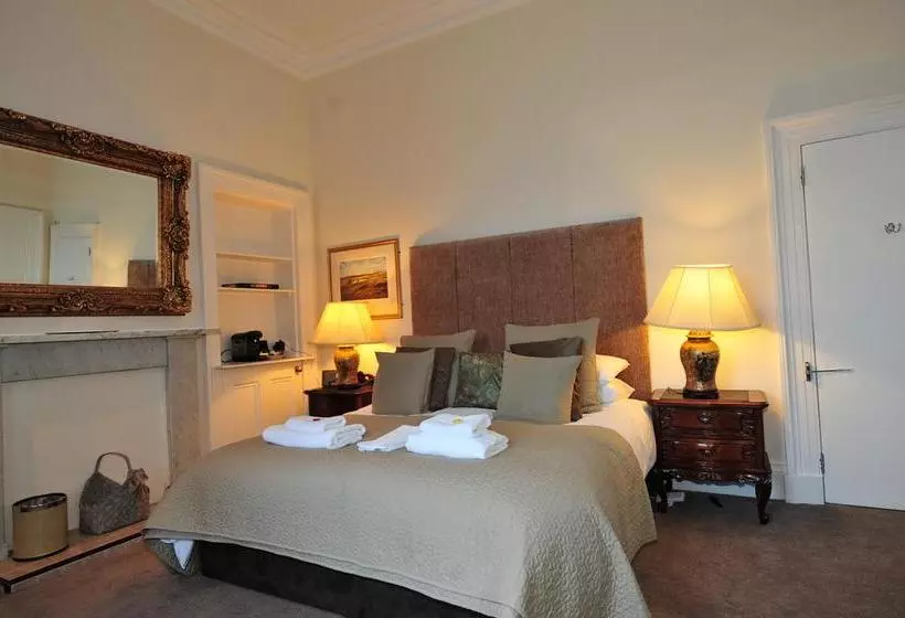 تختخواب و صبحانه Edinburgh Sixteen