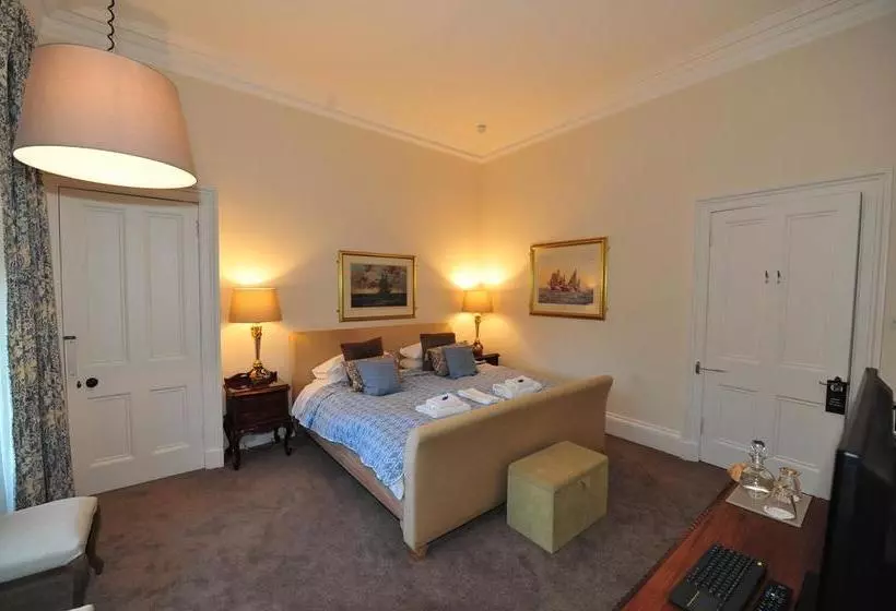 تختخواب و صبحانه Edinburgh Sixteen