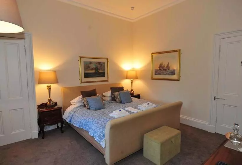 تختخواب و صبحانه Edinburgh Sixteen