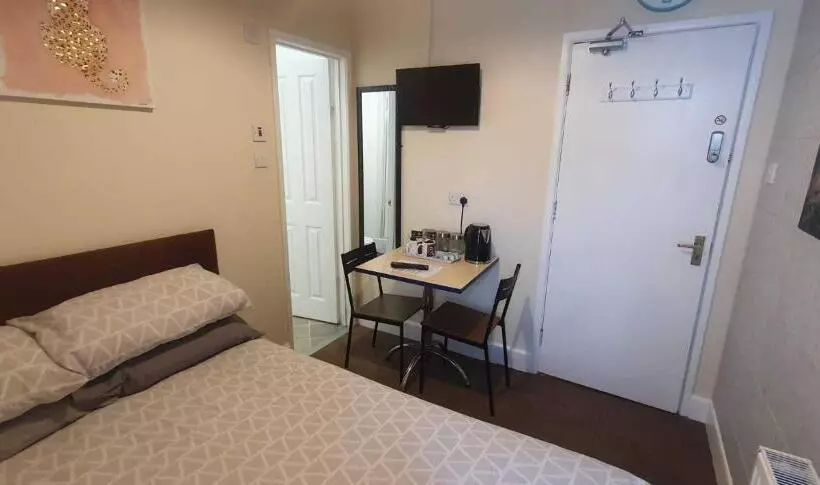 Aamiaismajoitus (B&B) Elm Tree Guest House