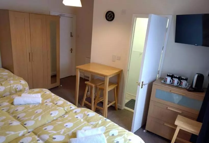 Aamiaismajoitus (B&B) Elm Tree Guest House