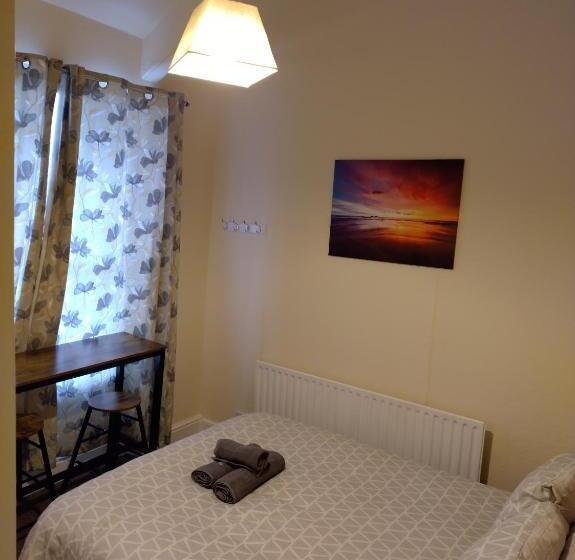 Bed and Breakfast Elm Tree Guest House