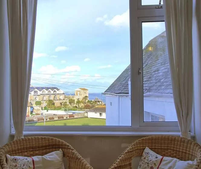 Bed and Breakfast Glencree House