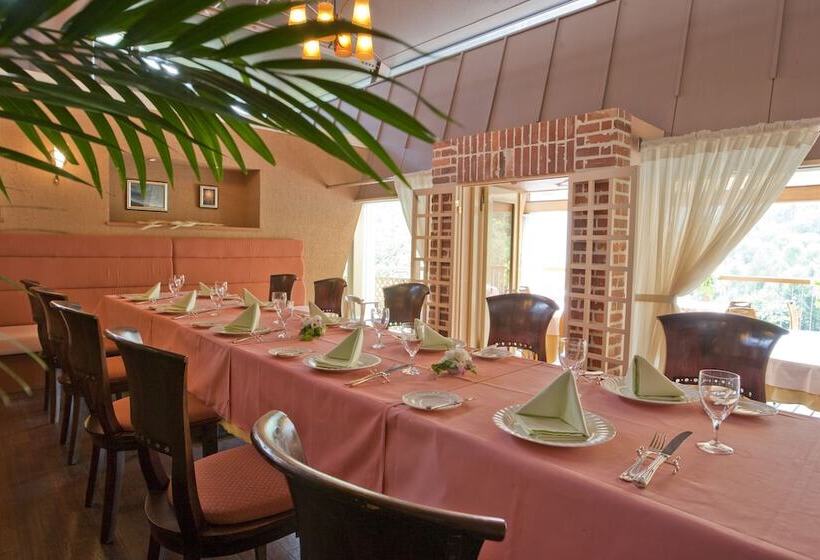 Отель Izumigo Ambient Azumino Cottage