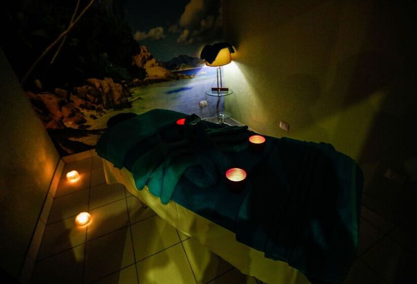 هتل Tolip Family Park