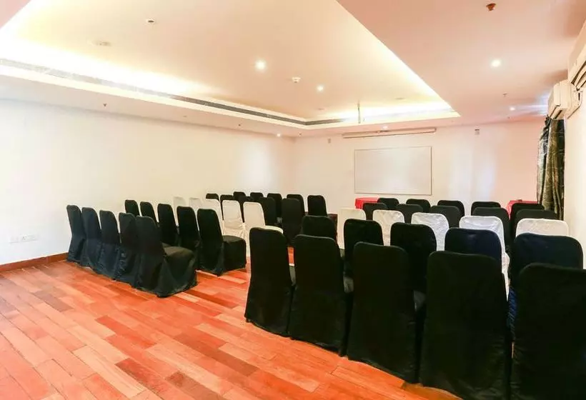 Hotel Treebo Cartier