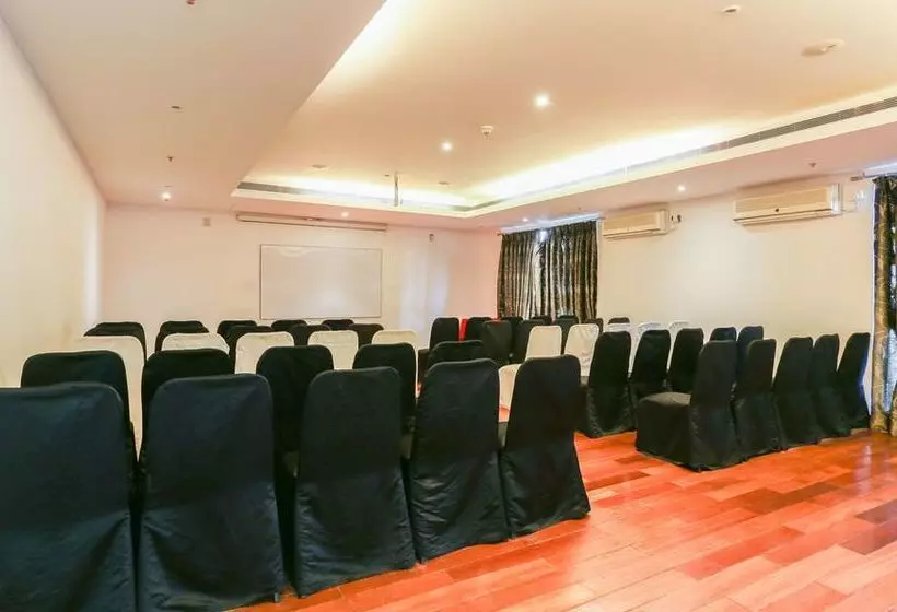 Hotel Treebo Cartier