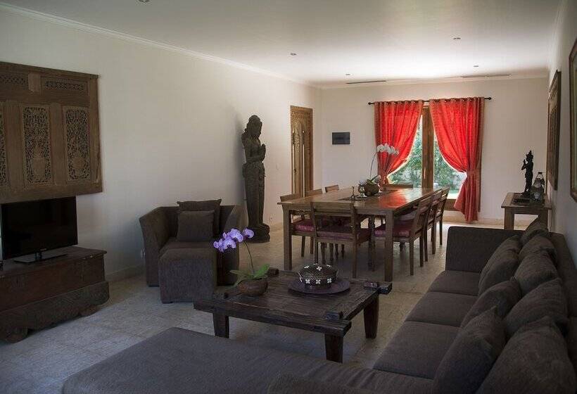 Отель Villa Salema