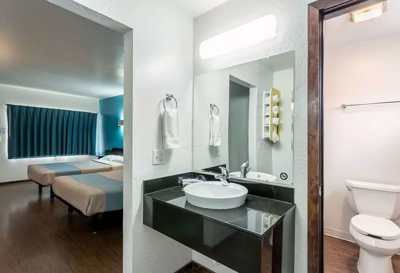 Motel 6missoula, Mt  University