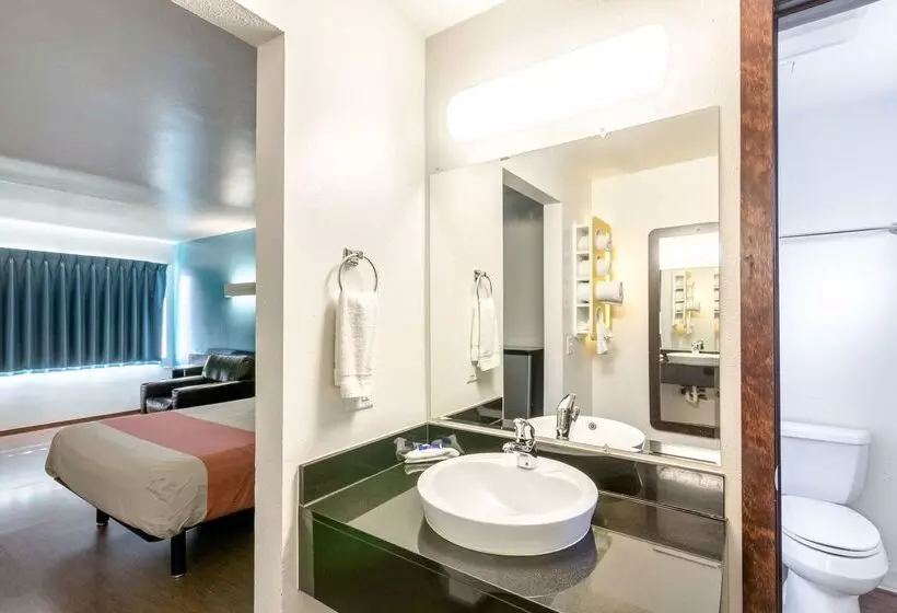 Motel 6missoula, Mt  University