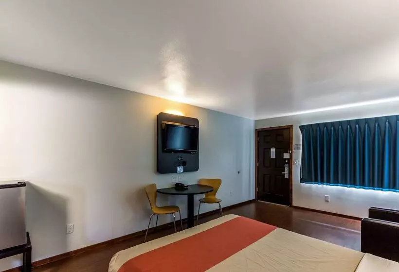 Motel 6missoula, Mt  University