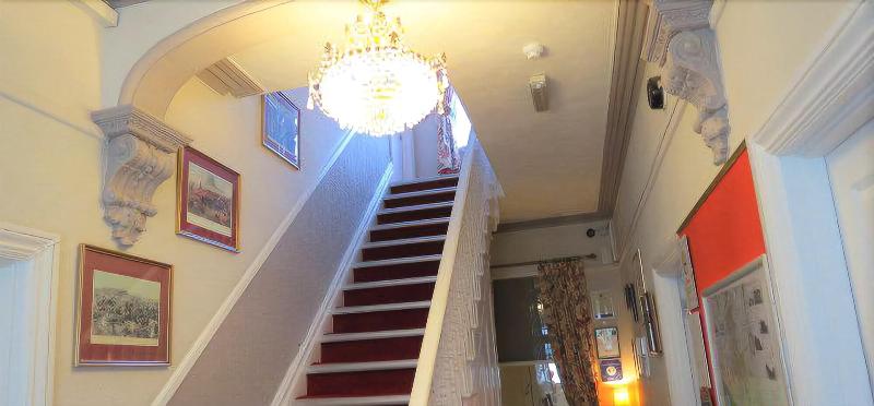 بنسيون Hunters Lodge Guest House