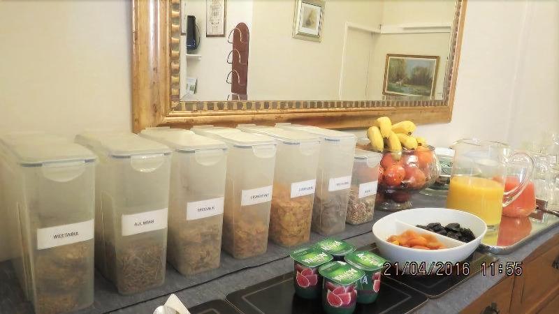 بنسيون Hunters Lodge Guest House