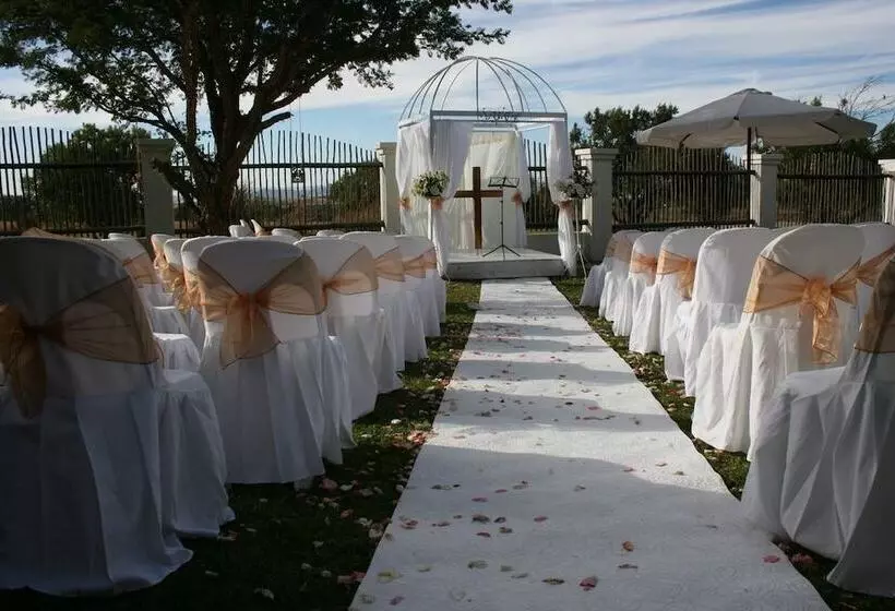 بنسيون La Vue Guest Lodge And Function Venue