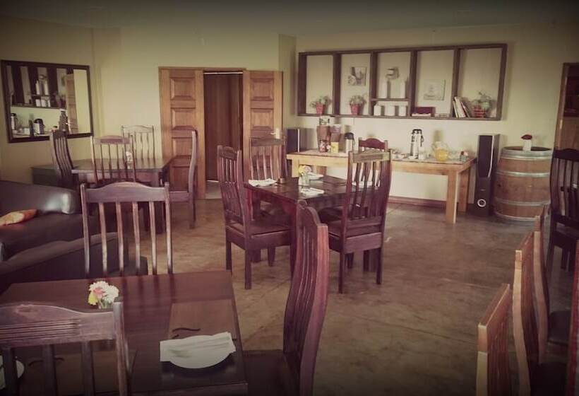 بنسيون La Vue Guest Lodge And Function Venue