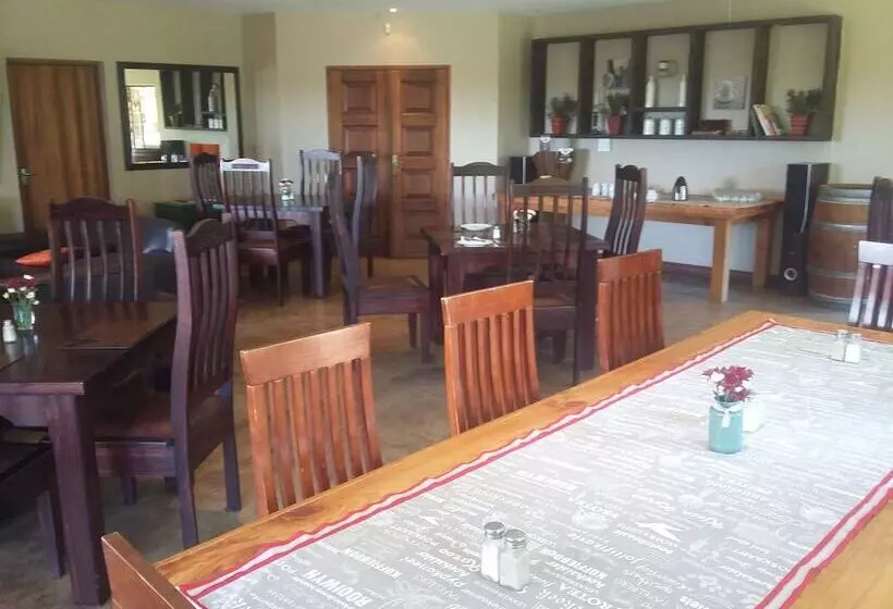 بنسيون La Vue Guest Lodge And Function Venue