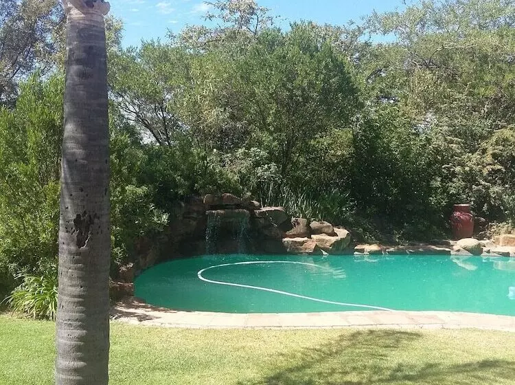 Pension (Hôtel basse catégorie) La Vue Guest Lodge And Function Venue