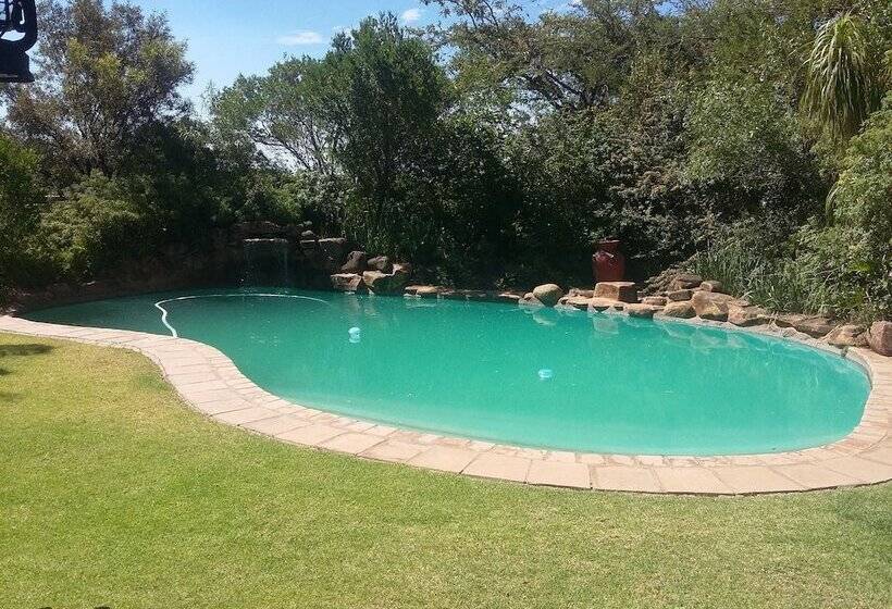 بنسيون La Vue Guest Lodge And Function Venue