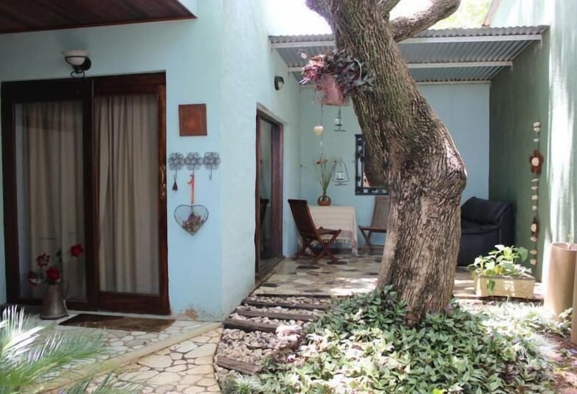 بنسيون La Vue Guest Lodge And Function Venue