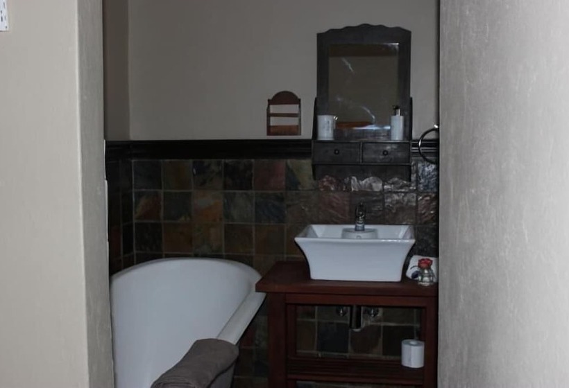 بنسيون La Vue Guest Lodge And Function Venue