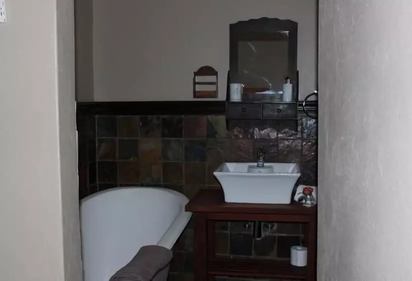 بنسيون La Vue Guest Lodge And Function Venue